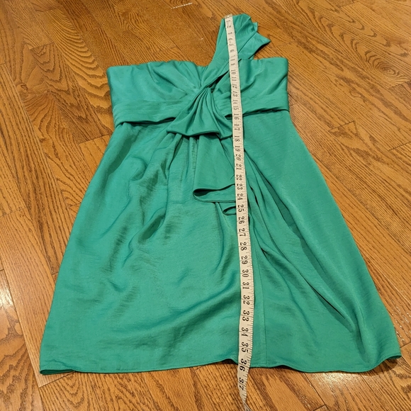 BCBG MaxAzria Emerald Green one shoulder Palais cocktail dress size 8 - Picture 5 of 7